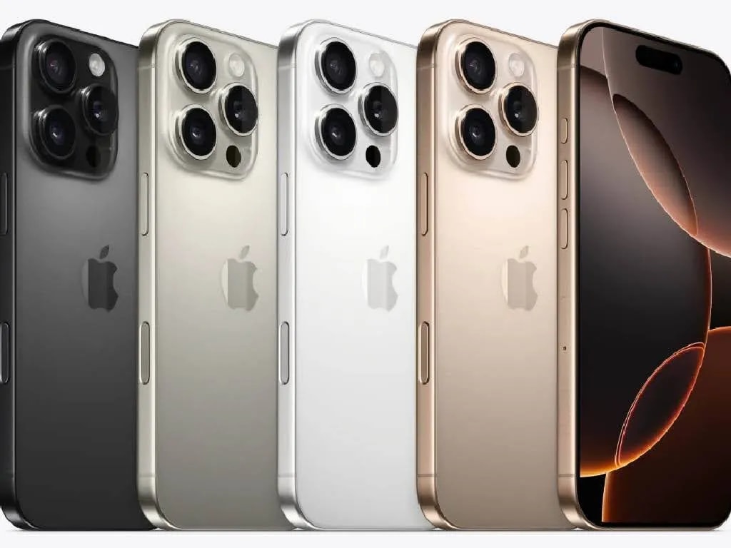 رنگ‌بندی آیفون 16 پرو مکس شامل مشکی، نقره‌ای، طلایی و تیتانیوم طبیعی
