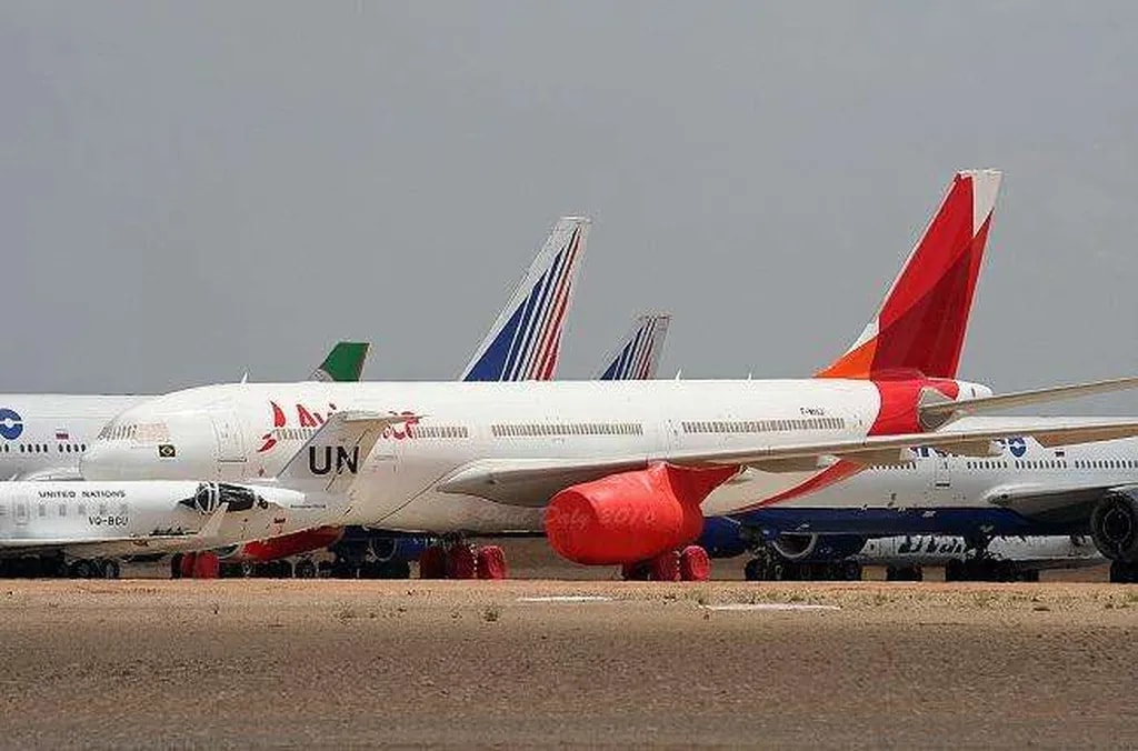 هواپیمای دریافتی ایران ایر زمانی که در فرودگاه اسپانیا پارک بوده است