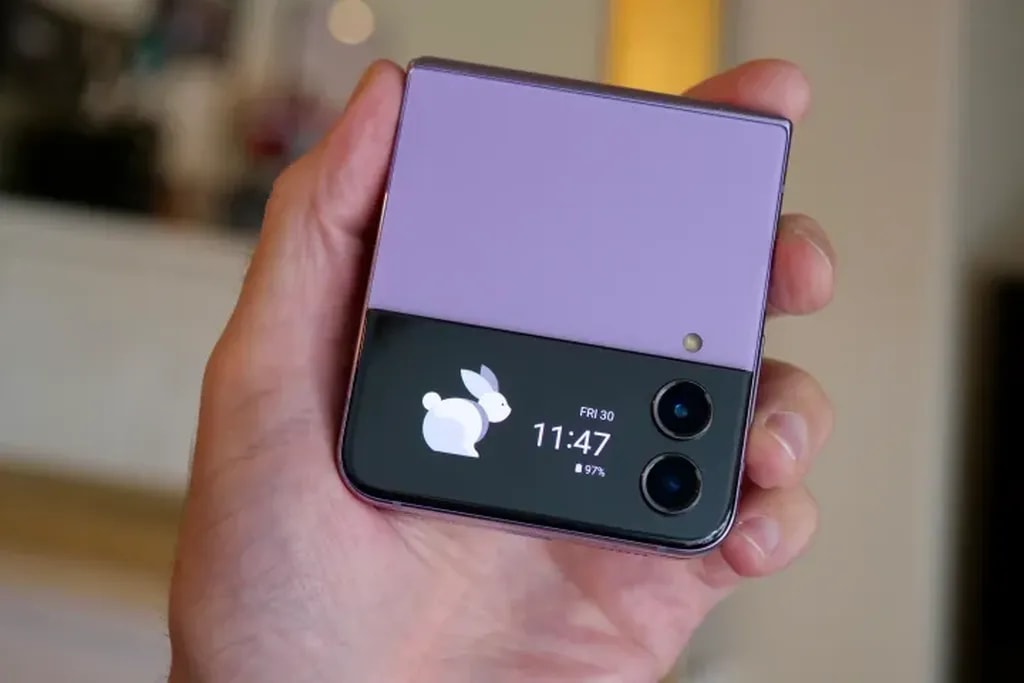 گلکسی زد فلیپ ۴