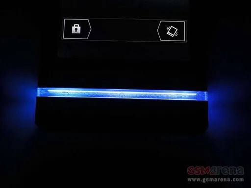 سونی اکسپریا یو-8