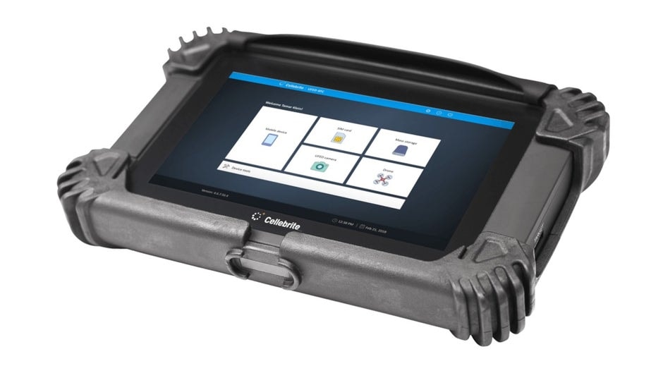 Cops-are-concerned-after-iPhone-units-are-mysteriously-rebooting-so-they-cant-be-unlocked