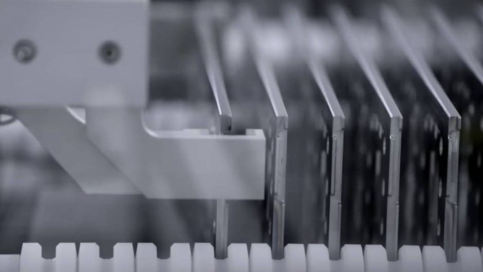 Galaxy-S25-Ultra-now-expected-to-flaunt-a-display-upgrade-no-one-saw-coming