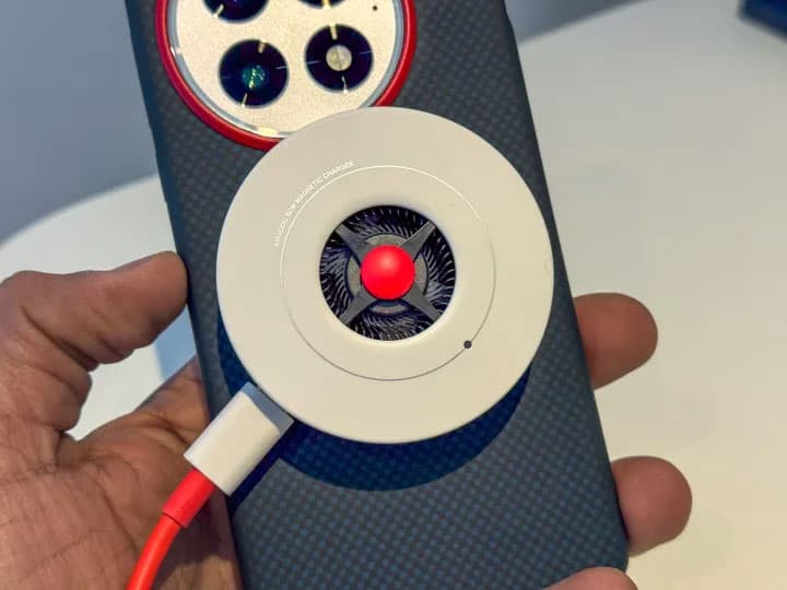 OnePlus AirVOOC magnetic wireless charger