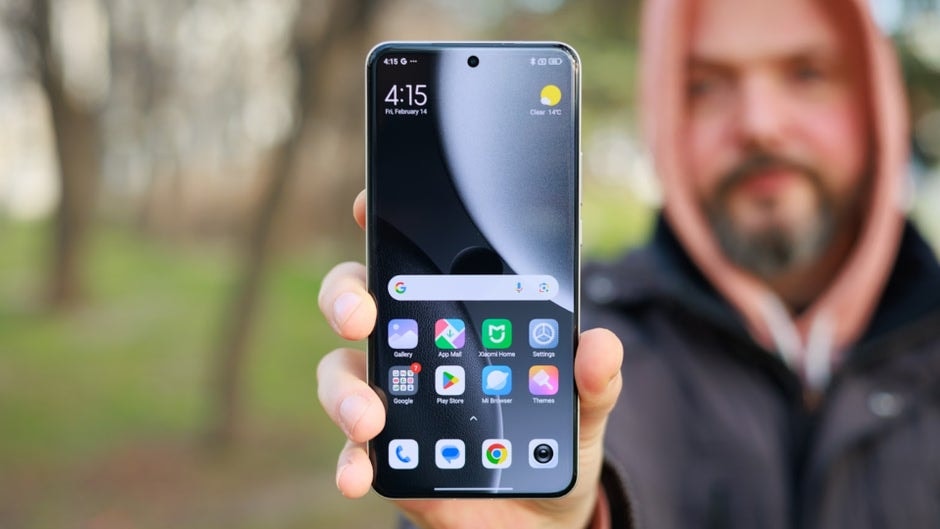 Super-bright-phone-screens