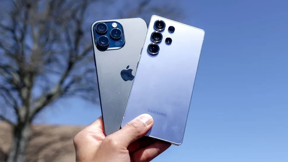 گلکسی اس ۲۵ اولترا در کنار آیفون ۱۶ پرو مکس