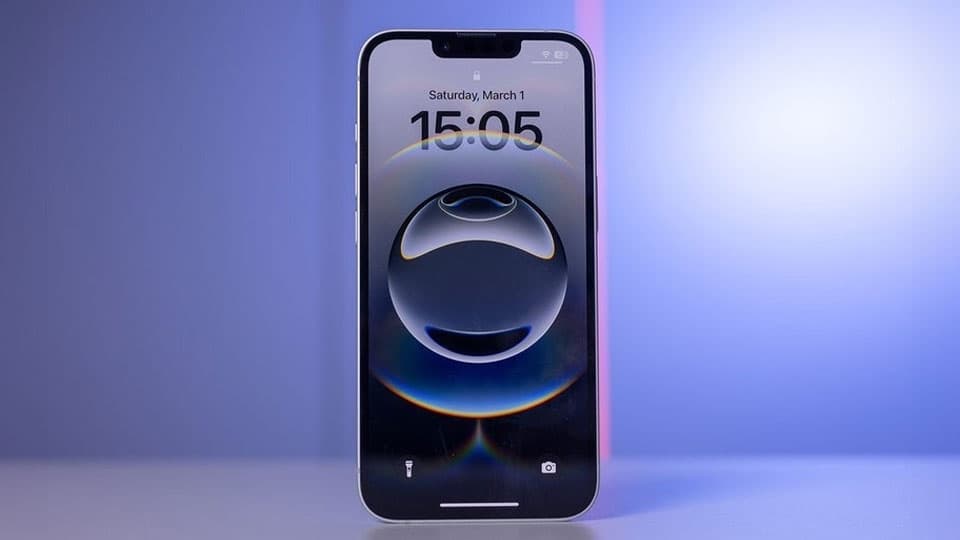 iPhone 16e