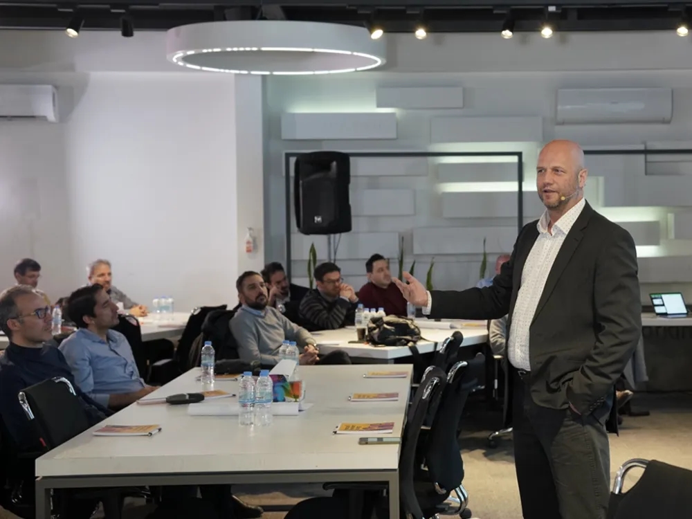 برگزاری کارگاه «تصمیمگیری دادهمحور با هوش مصنوعی» در آکادمی ایرانسل