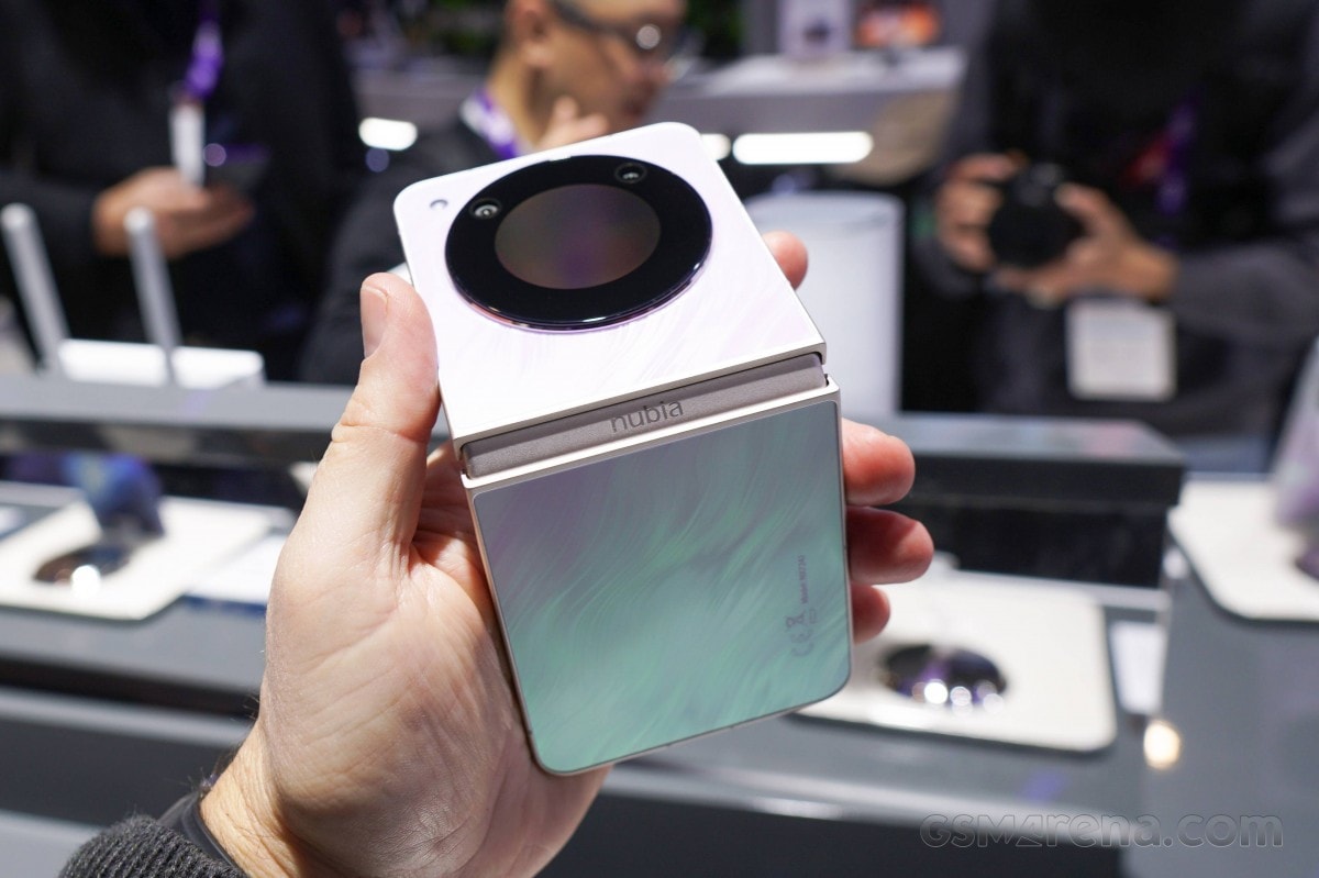 نوبیا فلیپ.jpg