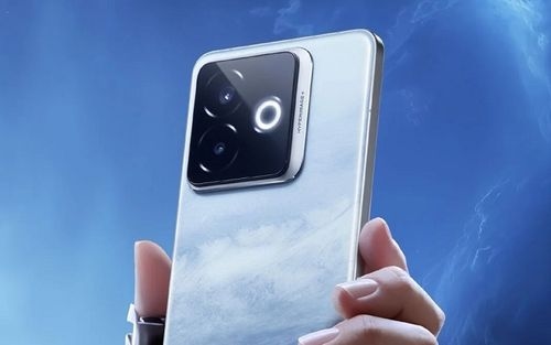 نسخه جدید ریلمی GT 7 Pro از حافظه پرسرعت و نمایشگر پرنور بهره میبرد