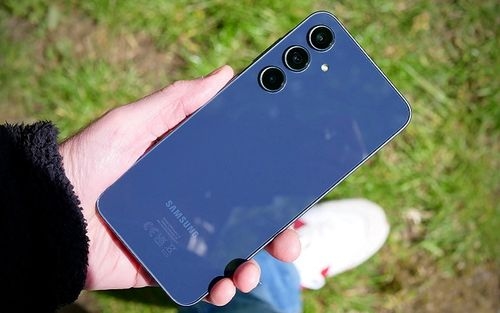 آپدیت One UI 7 برای گوشی میانرده گلکسی A35 عرضه شد