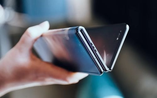 نام احتمالی نخستین گوشی تاشو سهتکه سامسونگ فاش شد