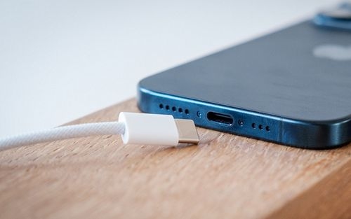 گوشی بعدی شما شاید بدون کابل USB عرضه شود!