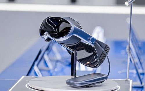 ویژن پروی چینی با هدست اپل مو نمیزند!