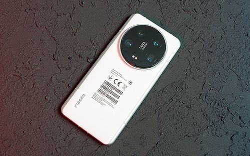 نقد و بررسی گوشی موبایل شیائومی ۱۴ اولترا؛ بینقص اما کم فروغ