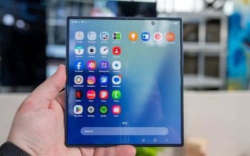 گلکسی زد فولد ۷ تقریباً غیرقابل تعمیر است!