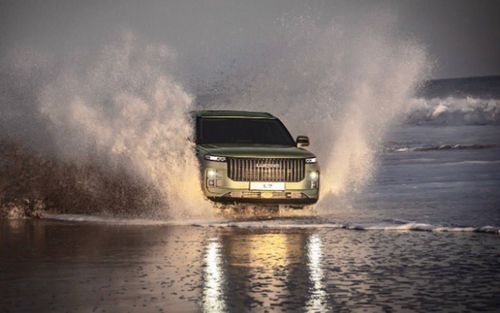 حضور برند لوکانو برای اولین بار در نمایشگاه خودرو اصفهان؛ سه محصول و سه ستاره