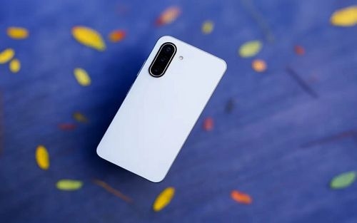 به دنبال یک جانشین برای گلکسی A06 خود هستید؟ به گلکسی A17 فکر کنید!