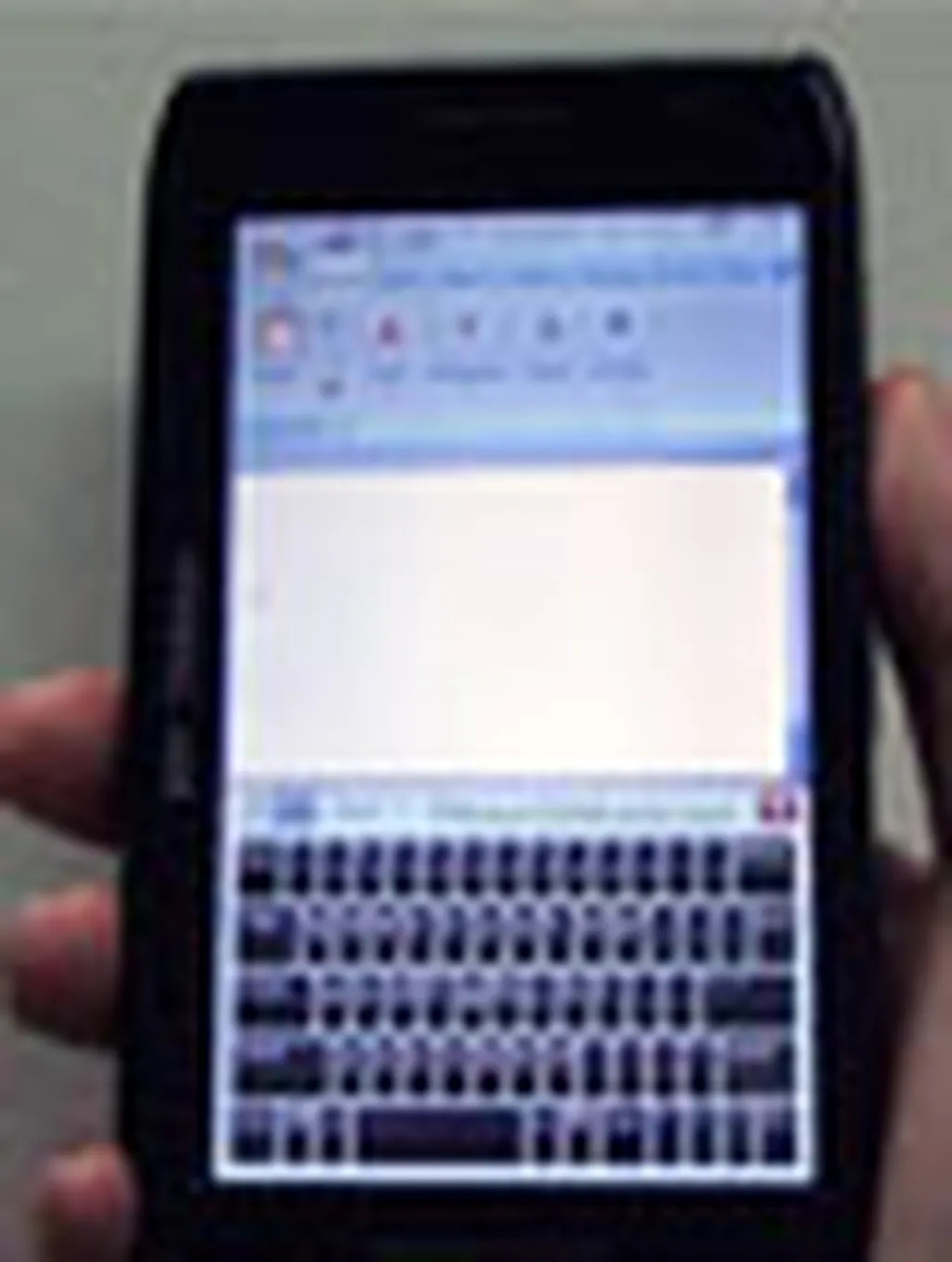 عرضهي تلفن هوشمند مجيك W3 با سيستم عامل ويندوز 7