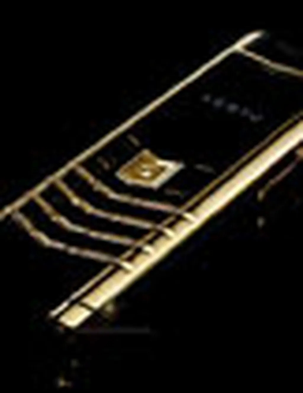 معرفی گوشی لوکس Signature Precious ساخته شده از طلا و یاقوت