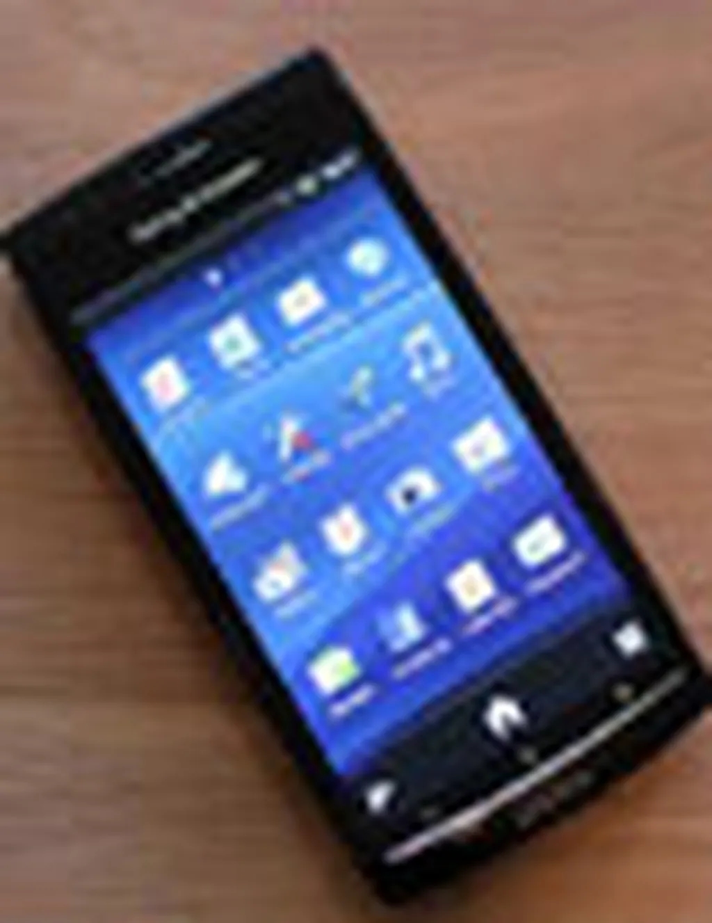 سونی اریکسون هم به جمع سازندگان گوشی سه بعدی وارد شد