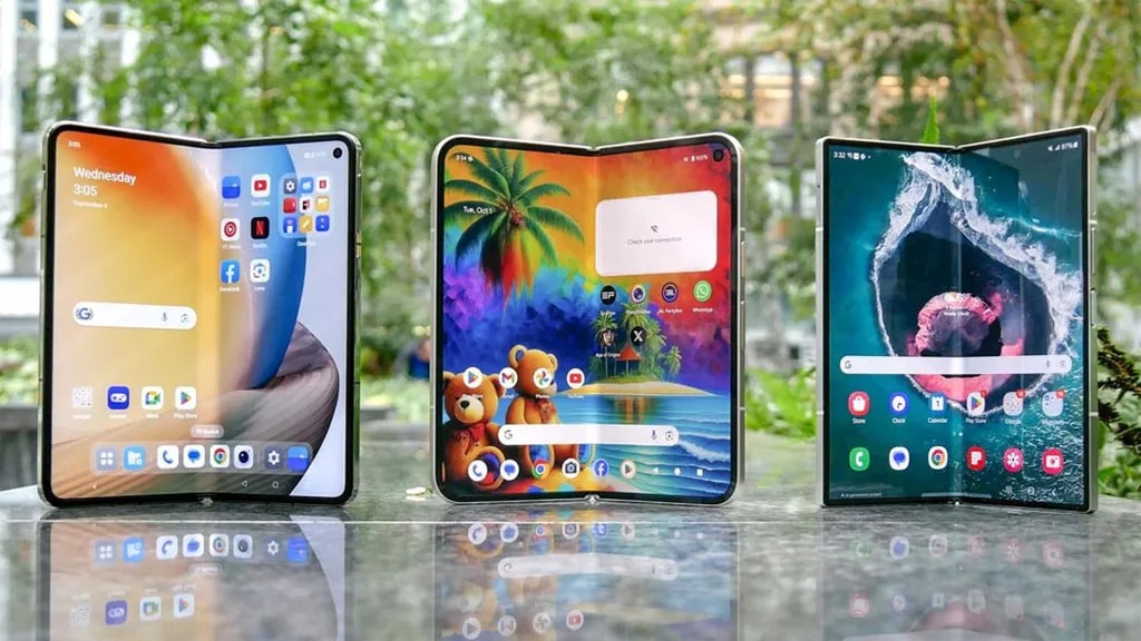 Foldable phone