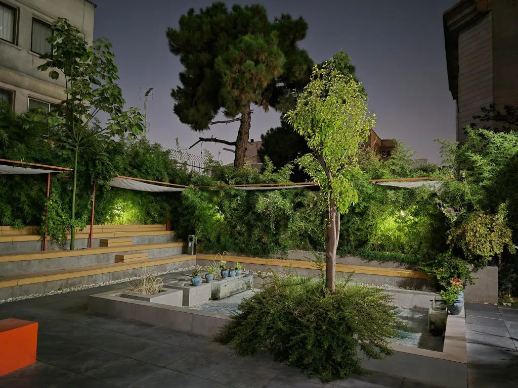 نمونه گرفته شده با دوربین اصلی گوشی Galaxy S25 FE در شب