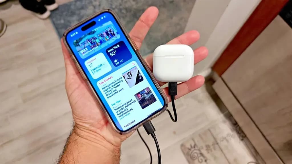 Multiple charging options AirPods 4
