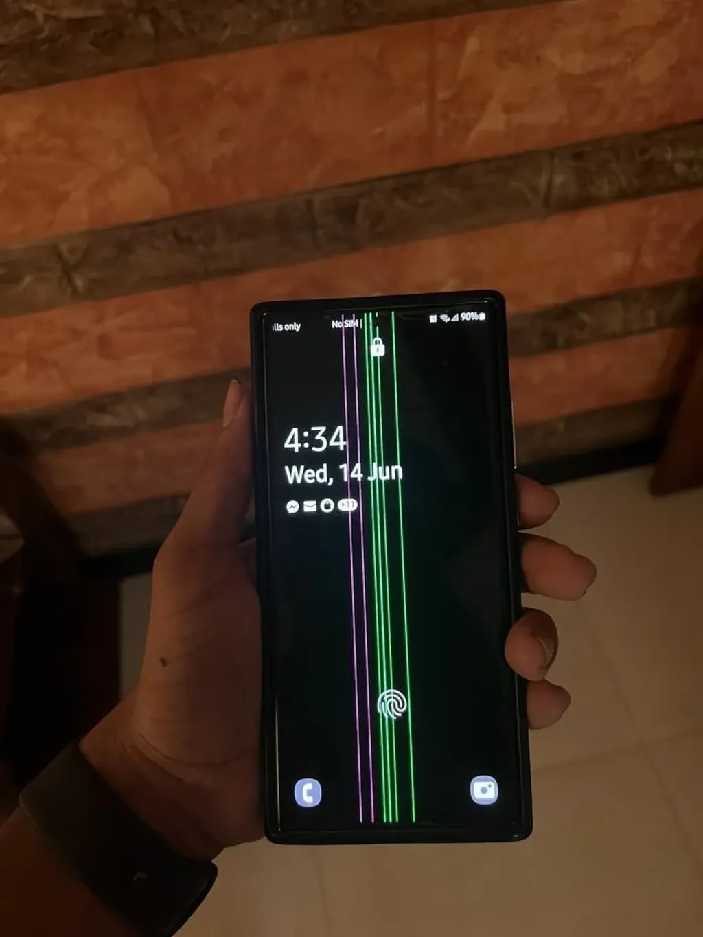 Samsung-Galaxy-Note-20-Ultra-green-line-issue
