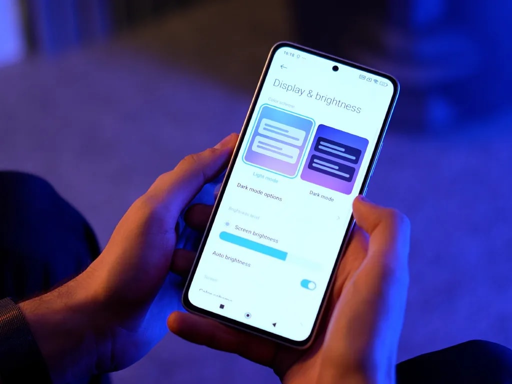 روشنایی پنل Poco M7 Pro