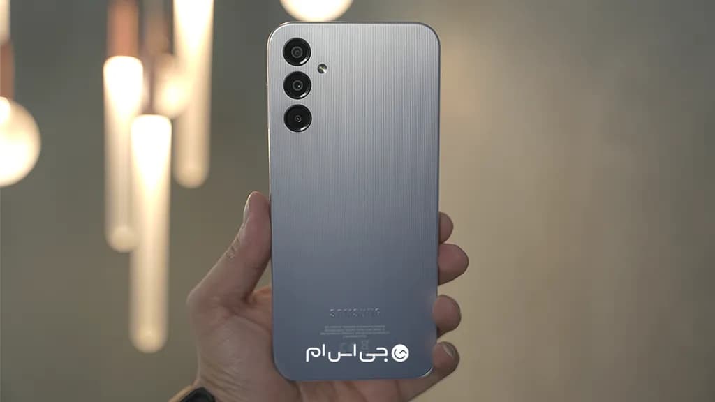 سامسونگ در گلگسی A14 از متریال پلاستیکی در قسمت پشتی استفاده کرده