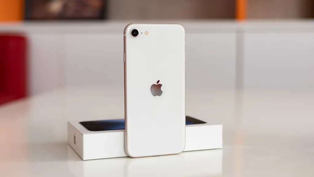 آیفون SE 3