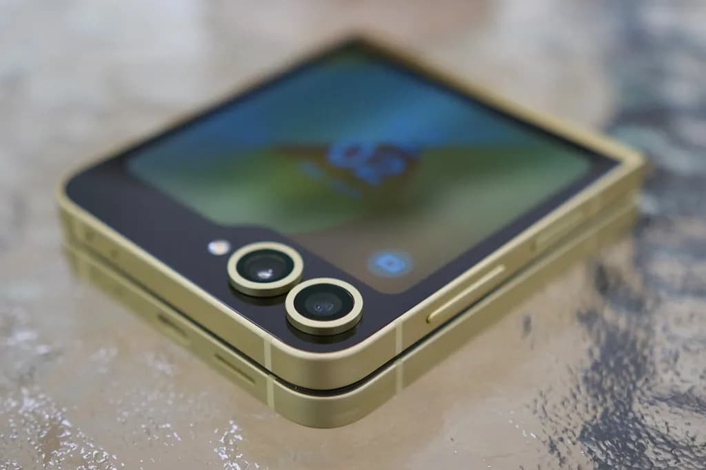 گلکسی زد فلیپ ۶ سامسونگ