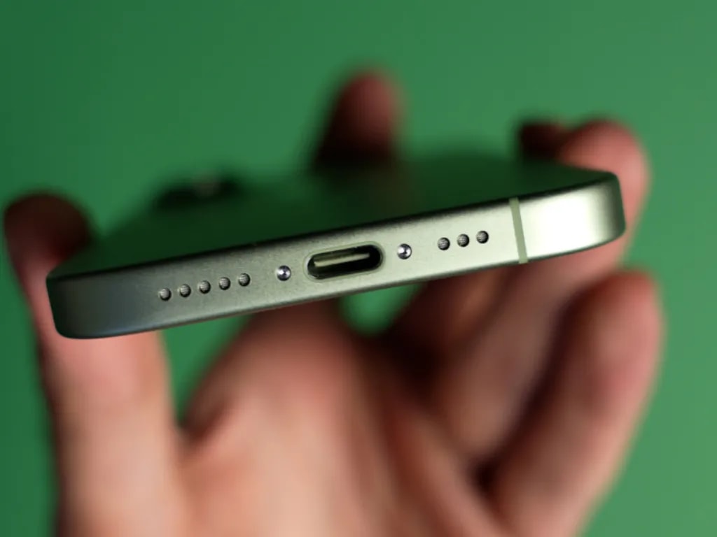 اسپیکرهای گوشی آیفون ۱۷