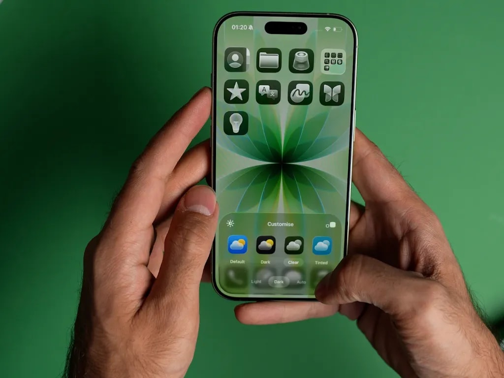 شخصیسازی گوشی iPhone 17