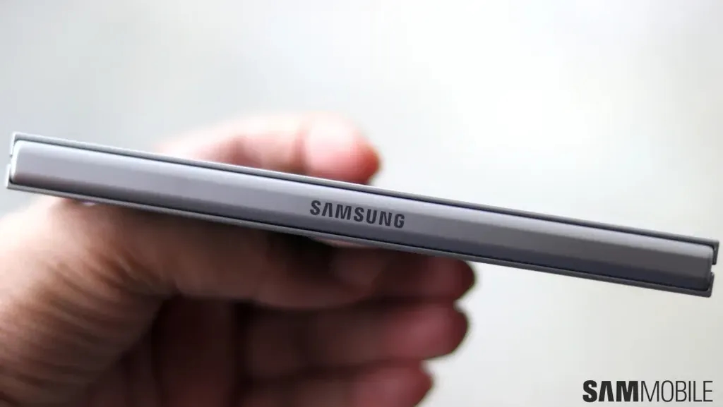 لولای آیفون تاشو با متریال مرغوبتر، گلکسی زد فولد را کنار میزند!