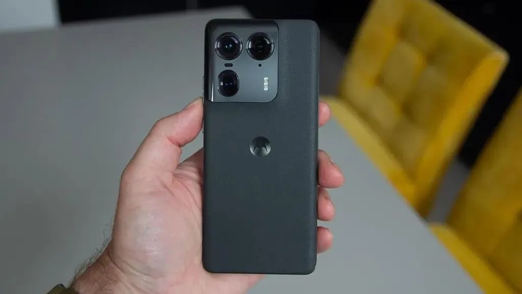 مقایسه برونسپاری در تولید گوشی، موتورولا در صدر