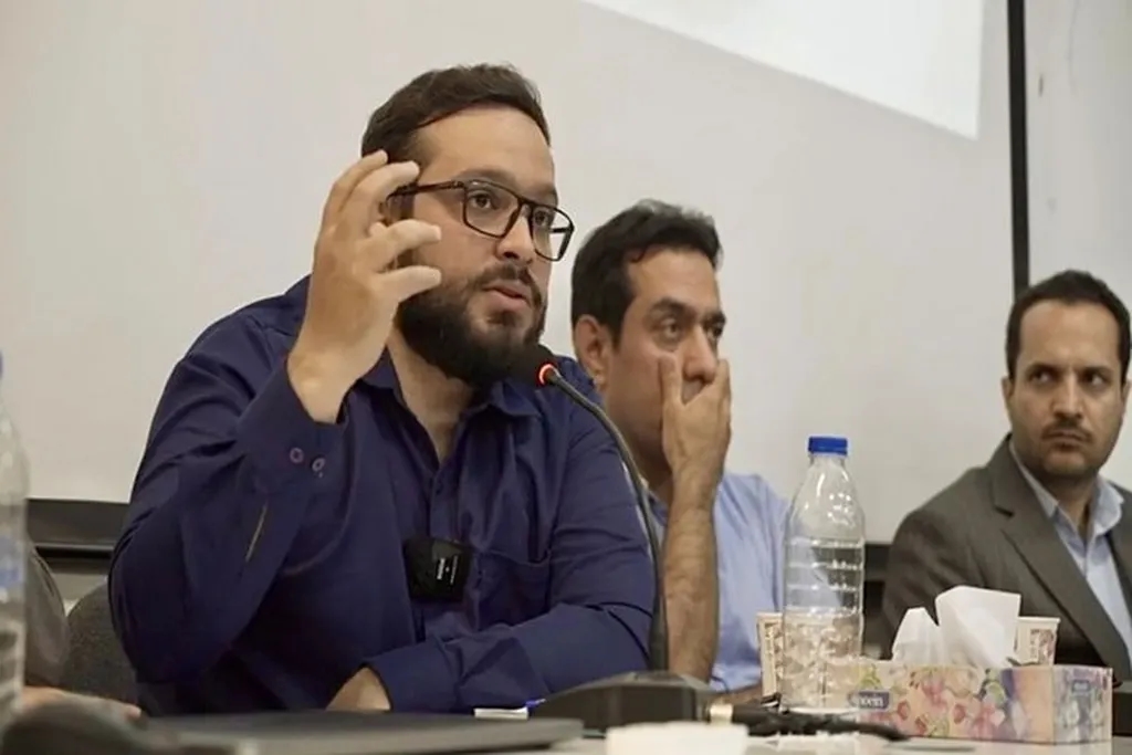 اساتید ارتباطات دانشگاه تهران در نشست «مهندسی افکار عمومی؛ روابط عمومی تاریک در ایران» هشدار دادند: