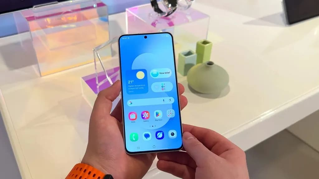 نمایشگر گلکسی S25 FE