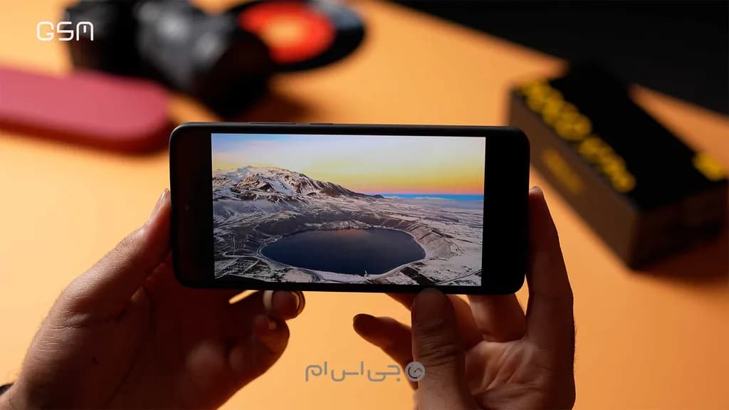 صفحه نمایش پوکو ایکس ۷ پرو