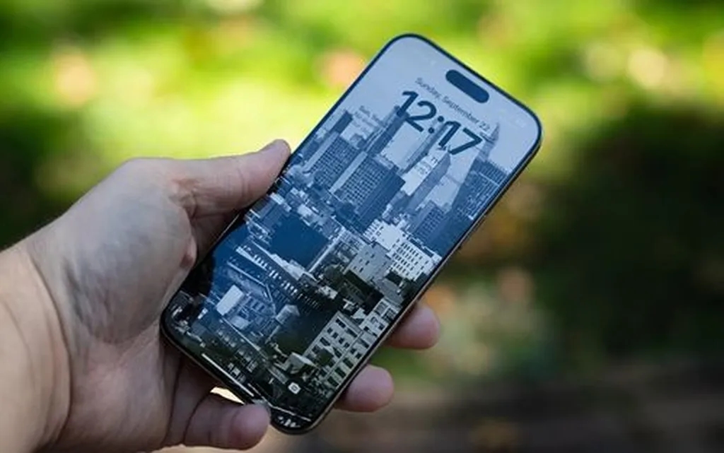 رندرهای CAD جدید طراحی سری آیفون ۱۷ اپل را نشان میدهند