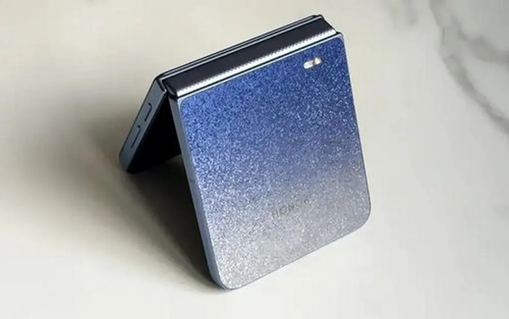 آنر مجیک V فلیپ 2 با باتری حجیم و دوربین 200 مگاپیکسلی معرفی شد