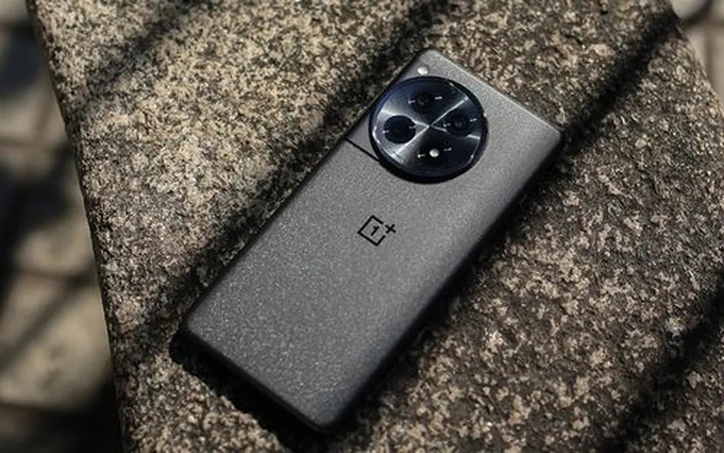 گوشی کامپکت وان پلاس تراشه قدرتمند کوالکام را به همراه دارد