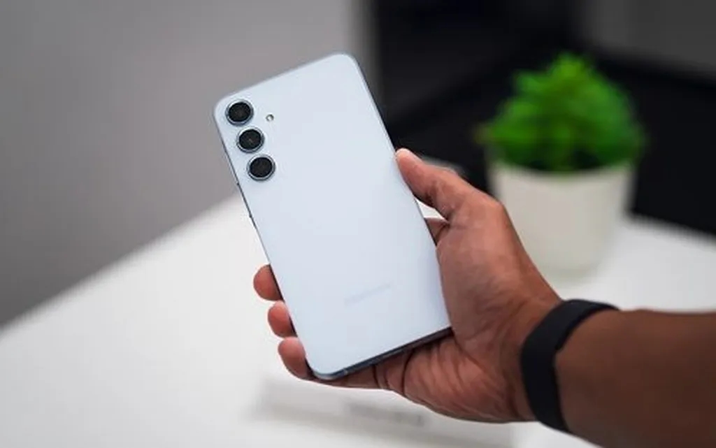 بتای 7 One UI احتمالاً برای گلکسی A54 و گلکسی A55 منتشر میشود