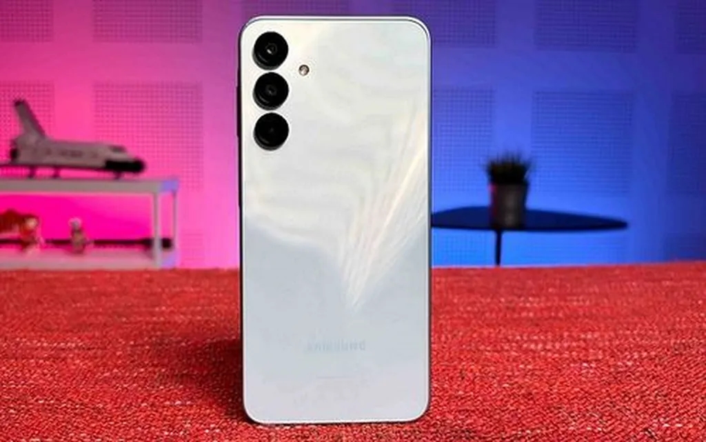 طراحی متفاوت گلکسی F16 را در رندرهای جدید آن تماشا کنید