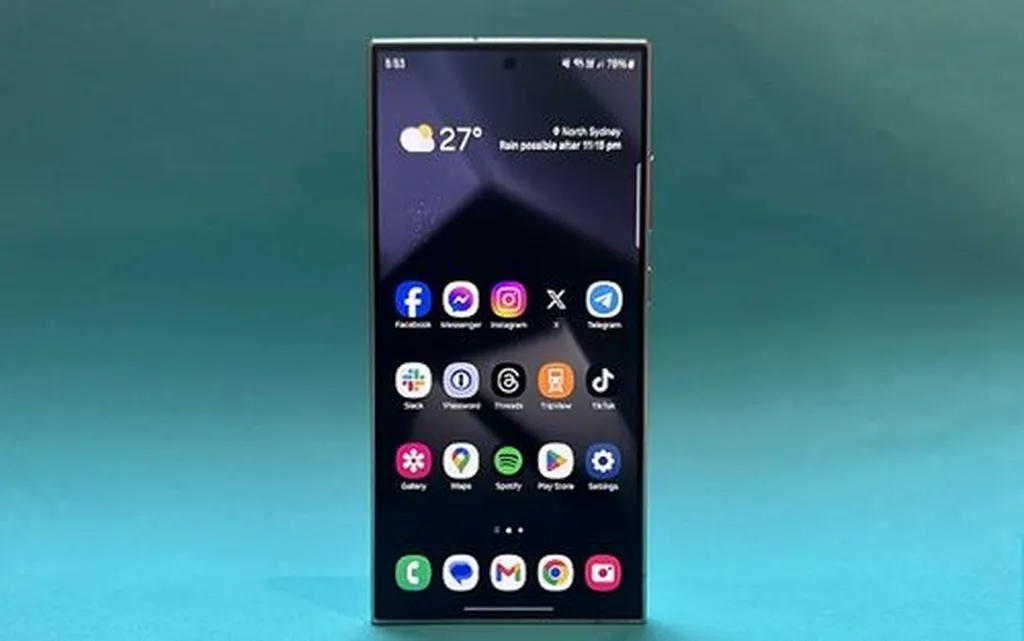 نمایشگر گلکسی S25 Ultra از حاشیههای بسیار باریکی بهره میبرد