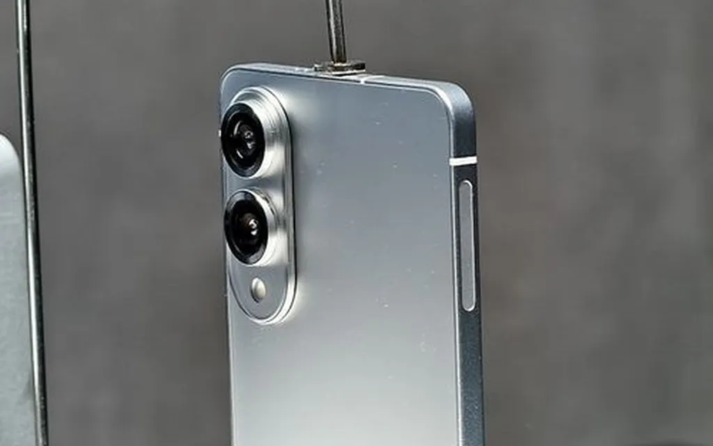 گلکسی S25 اج احتمالاً از آنچه انتظار میرفت، باریکتر خواهد بود!