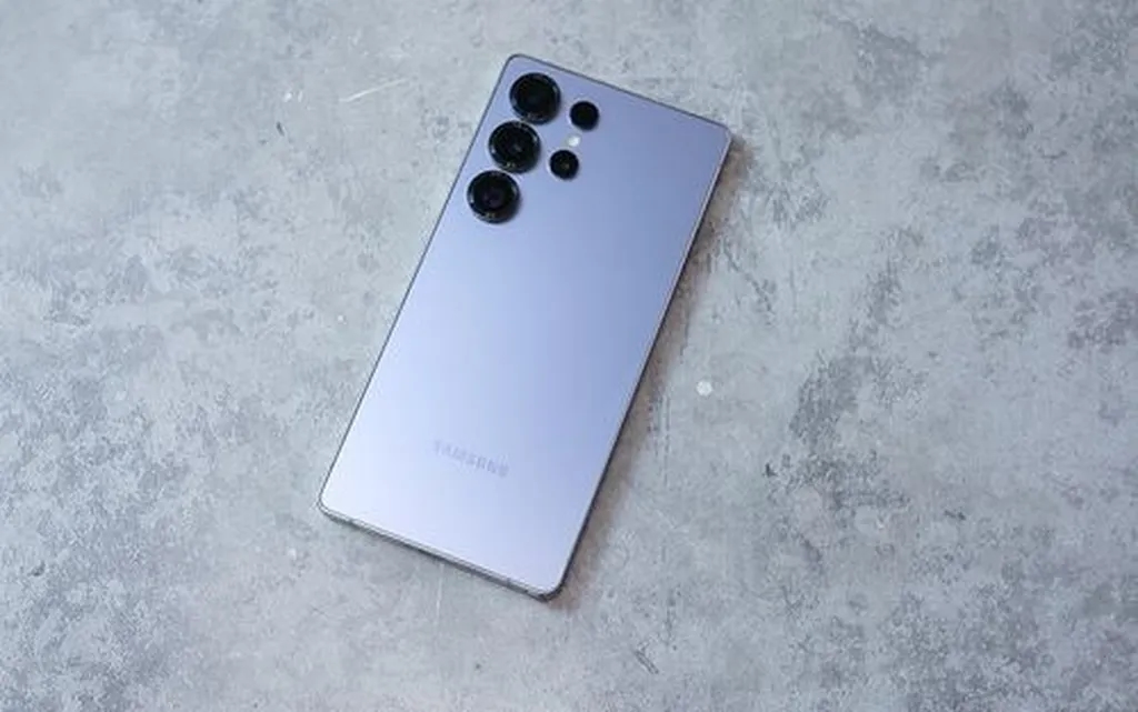 رندر گلکسی S26 اولترا طراحی پنل پشتی آن را نشان میدهد