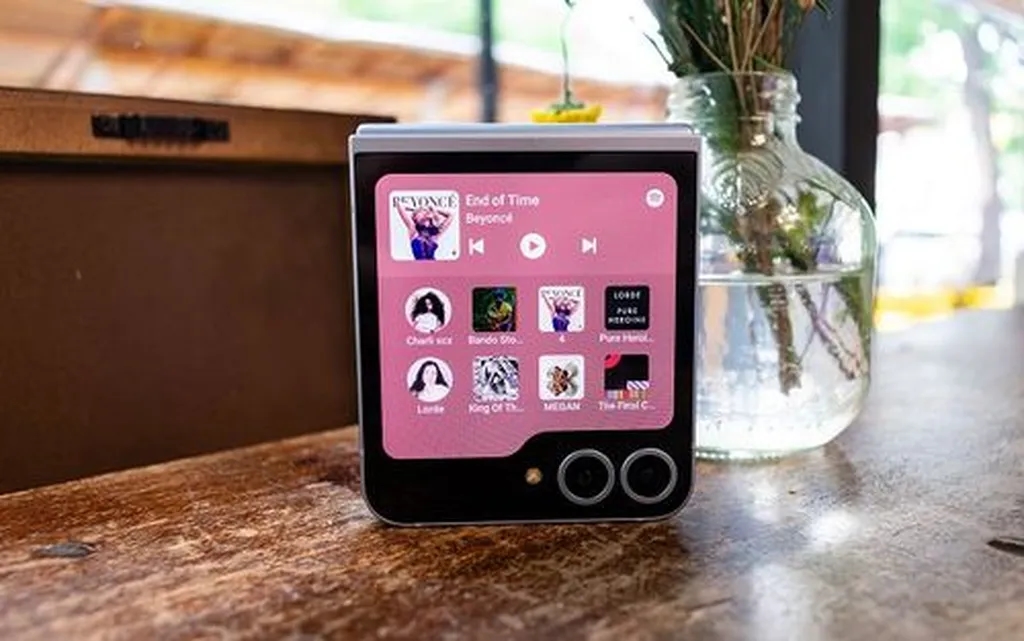 گلکسی زد فلیپ 7 احتمالاً با نمایشگر کاور 4 اینچی عرضه میشود