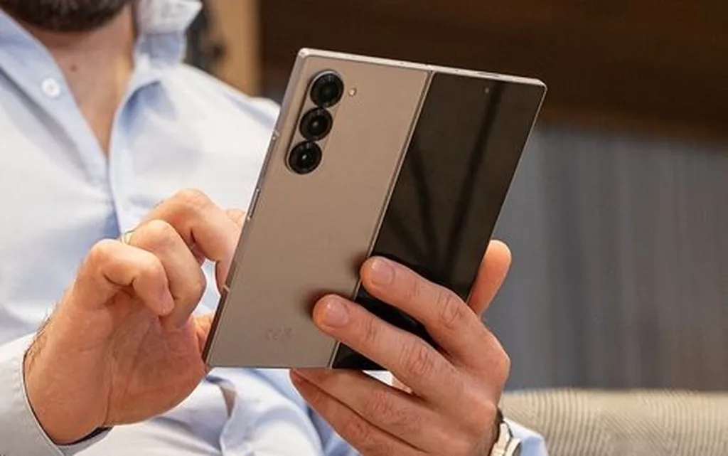 سامسونگ احتمالاً زمان رونمایی از تاشدنیهای جدید خود را فاش کرده است!