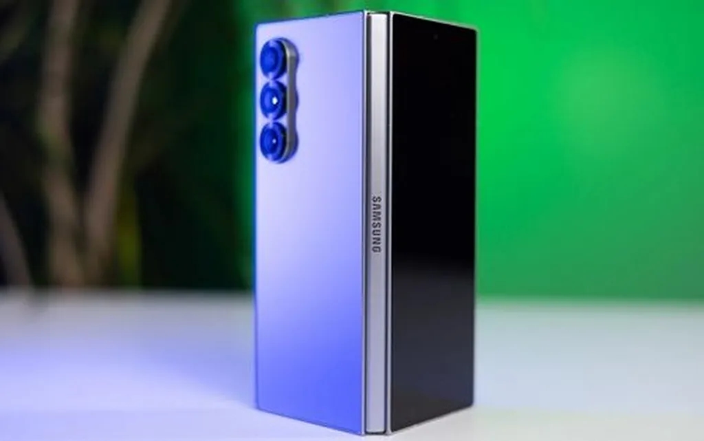 نخستین گوشی تاشو سهتکه سامسونگ به صورت محدود عرضه میشود